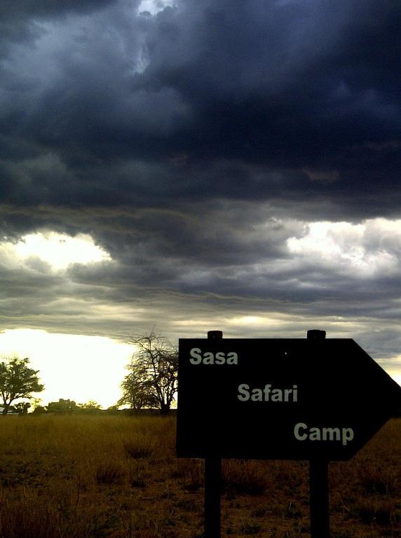 Sasa Safari Camp&Tours Villa Outjo Exterior foto